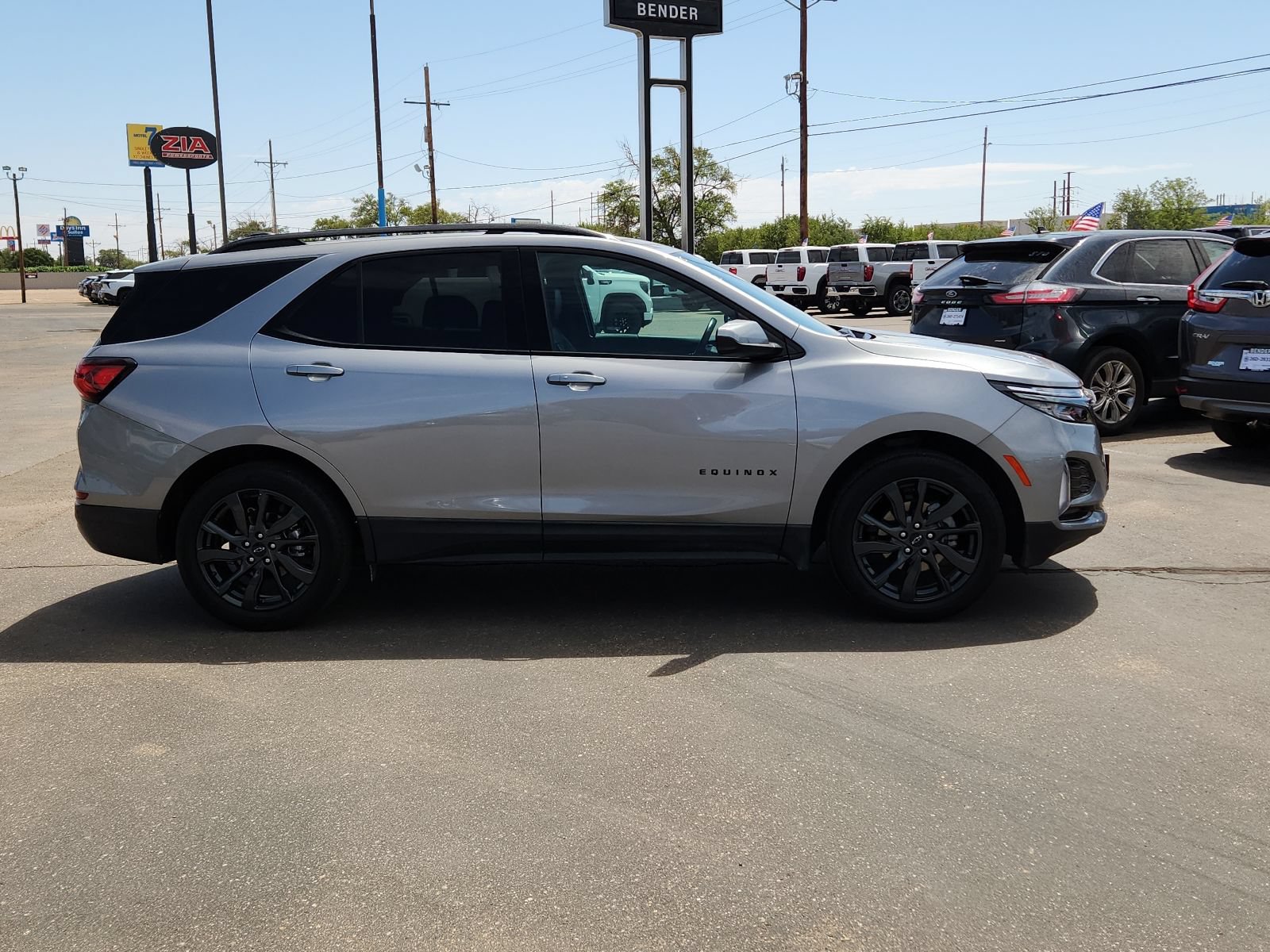 Used 2023 Chevrolet Equinox RS FWD image 5