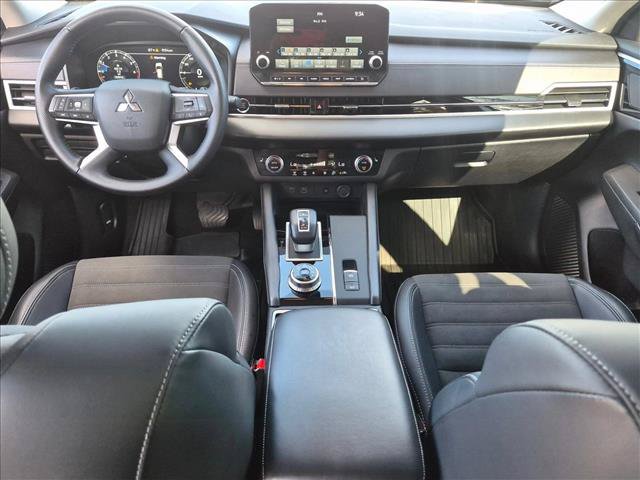 Used 2024 Mitsubishi Outlander SE FWD image 15