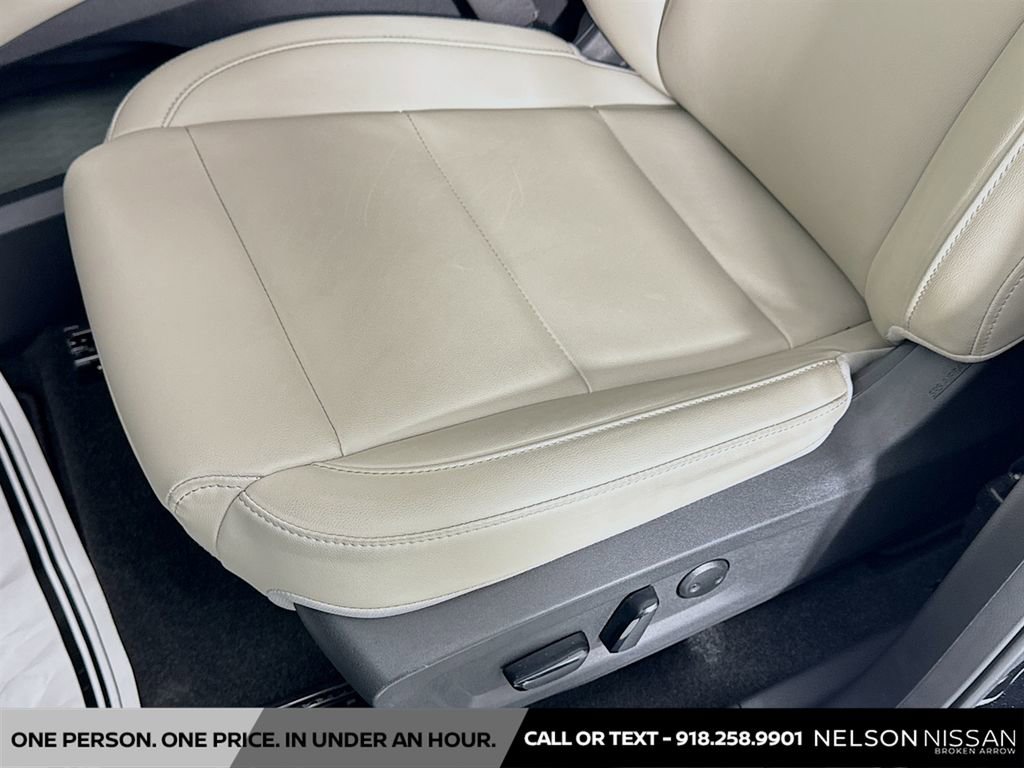 Certified 2025 Nissan Murano SV image 18