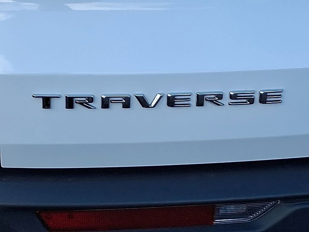Used 2025 Chevrolet Traverse LT image 30