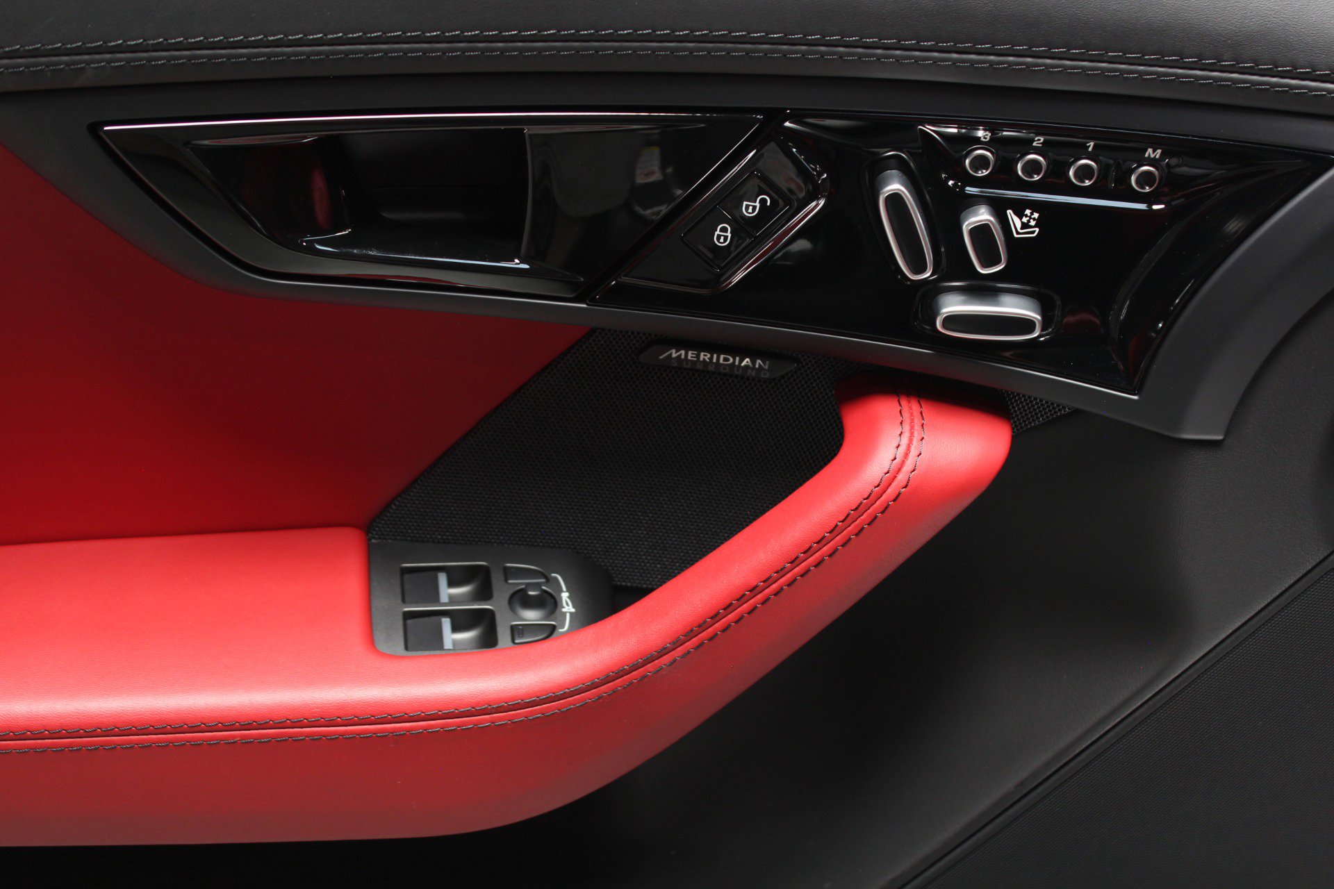 Used 2020 Jaguar F-TYPE R-Dynamic image 32