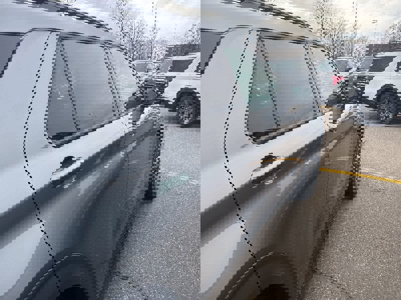 New 2026 Ford Explorer Active w/ Active Comfort Package image 9