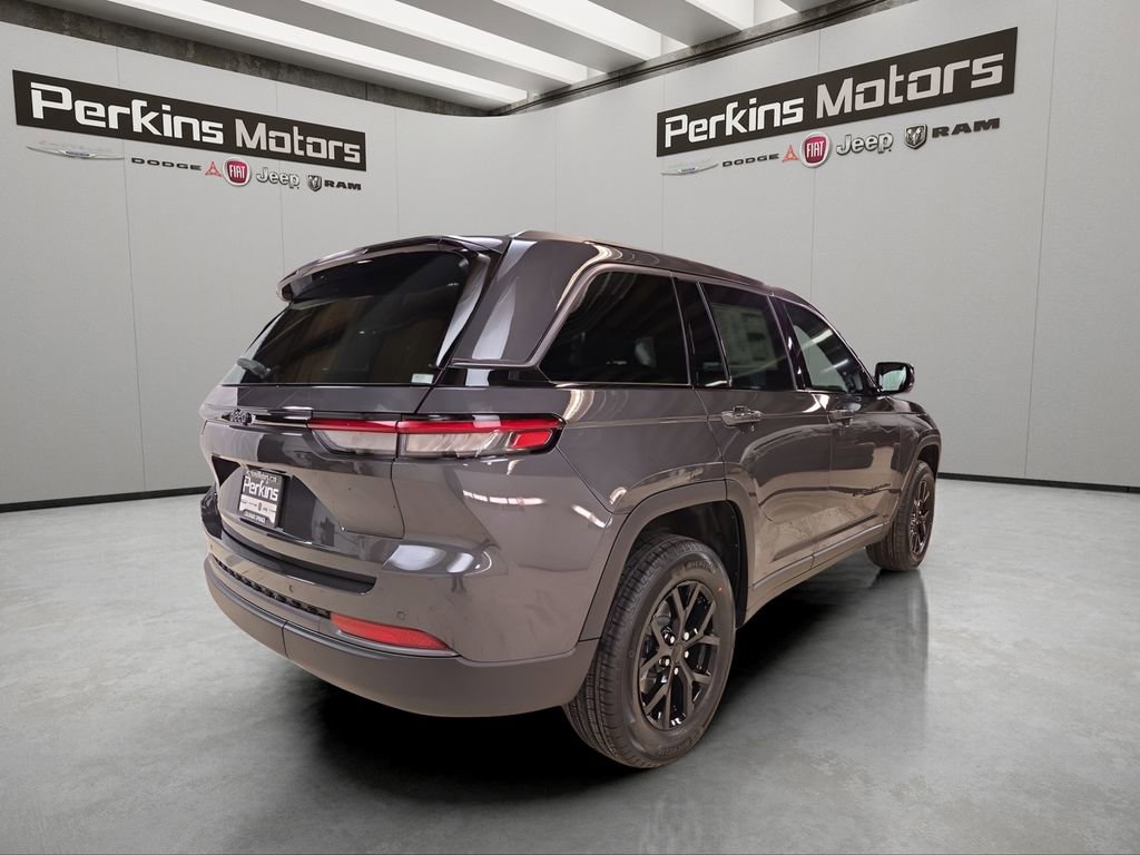 New 2026 Jeep Grand Cherokee Laredo image 5