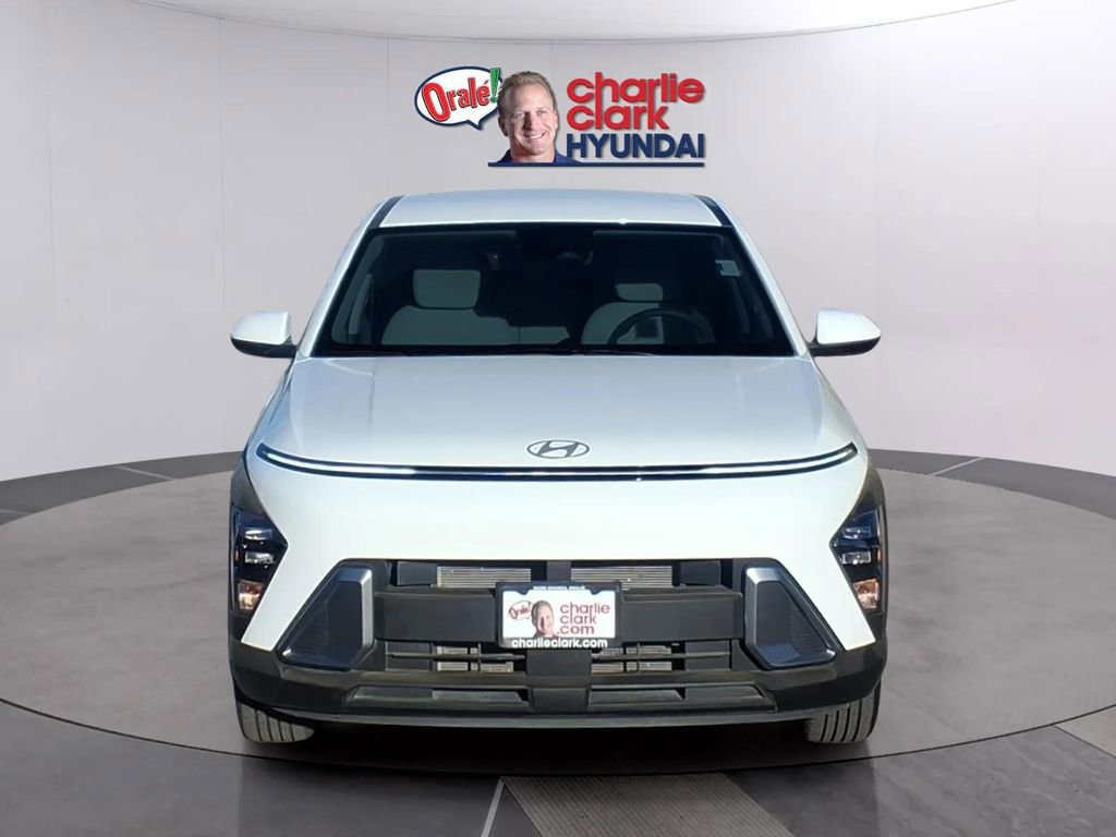 Used 2024 Hyundai Kona SE image 8