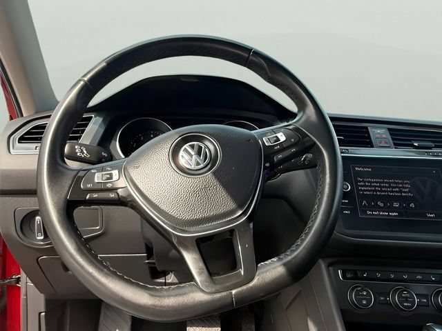 Used 2019 Volkswagen Tiguan SE w/ Panoramic Sunroof Package AWD/4WD image 14