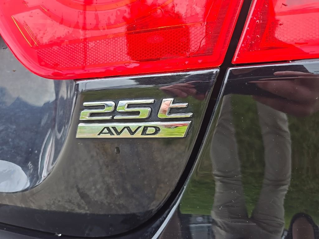 Used 2019 Jaguar XE Premium AWD/4WD image 5