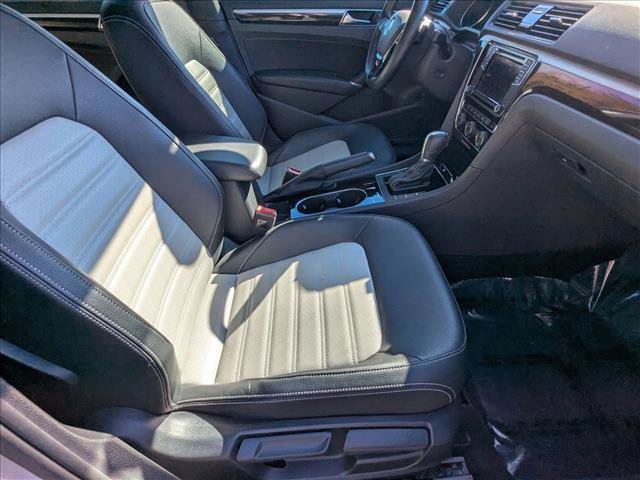 Used 2018 Volkswagen Passat GT image 19