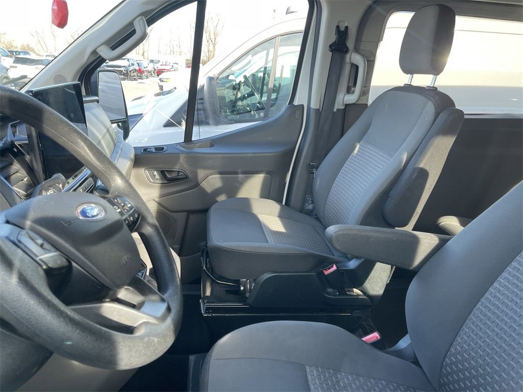 Used 2023 Ford Transit 350 XLT image 3
