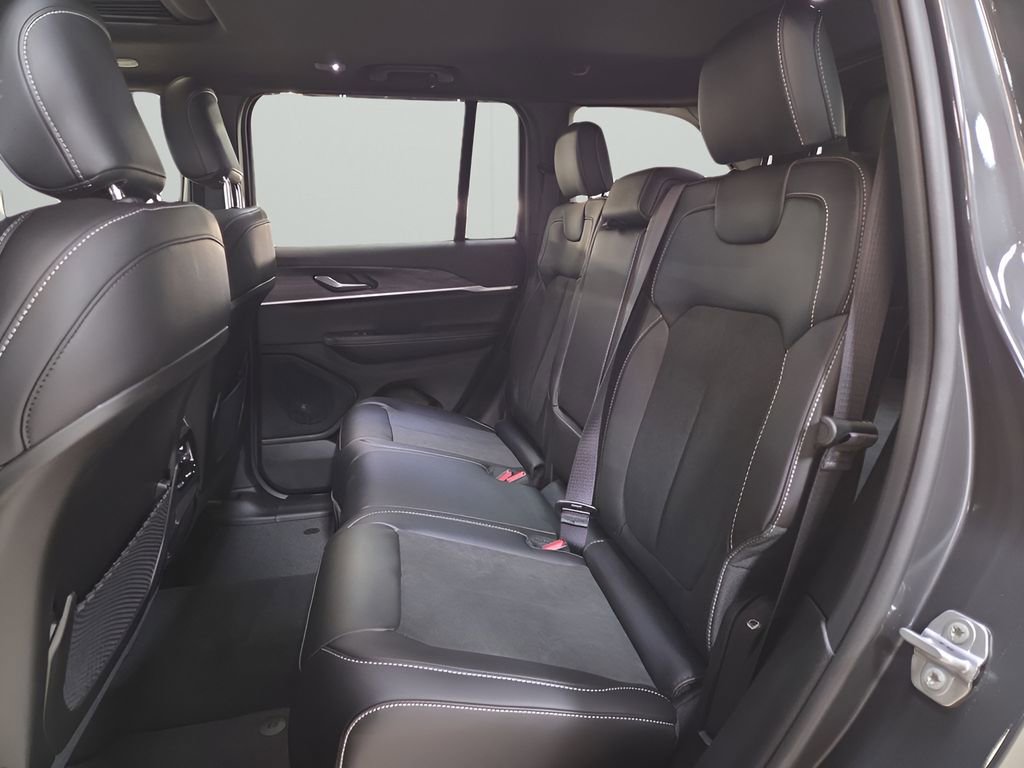 New 2026 Jeep Grand Cherokee Laredo image 23