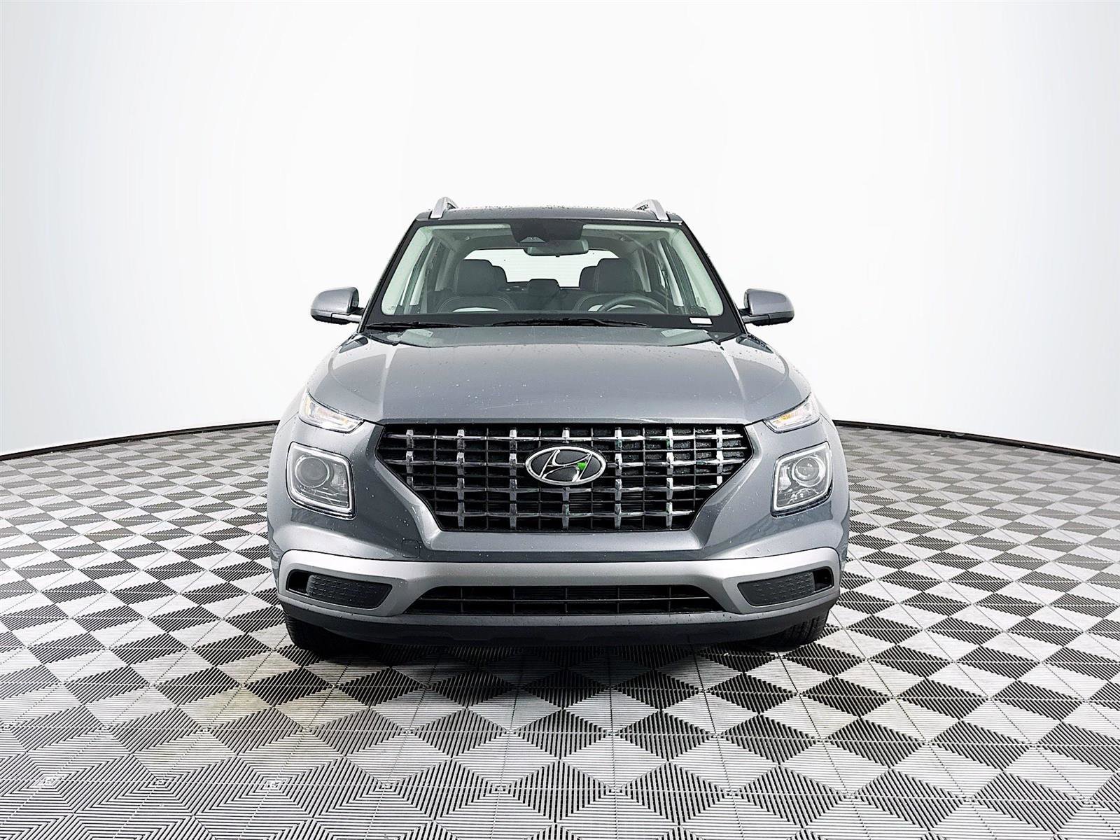 New 2025 Hyundai Venue SEL image 2