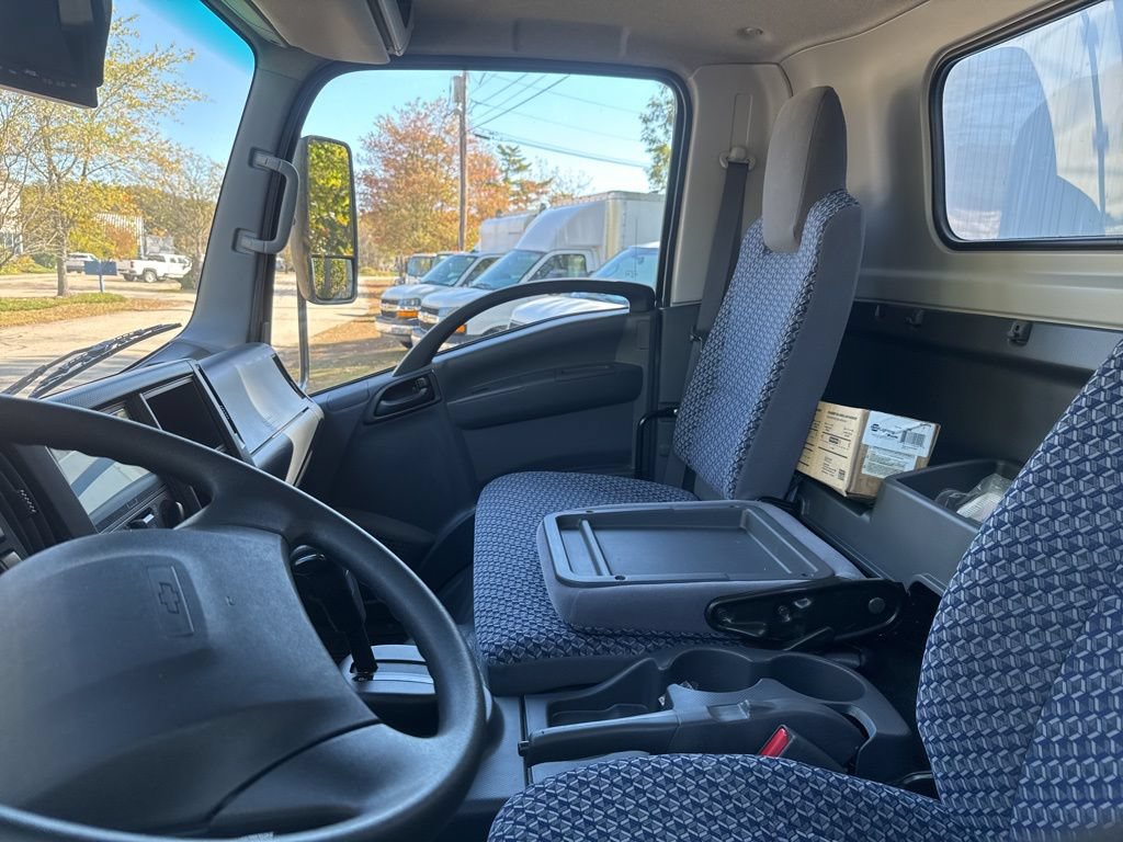 Used 2024 Chevrolet Low Cab Forward RWD image 5