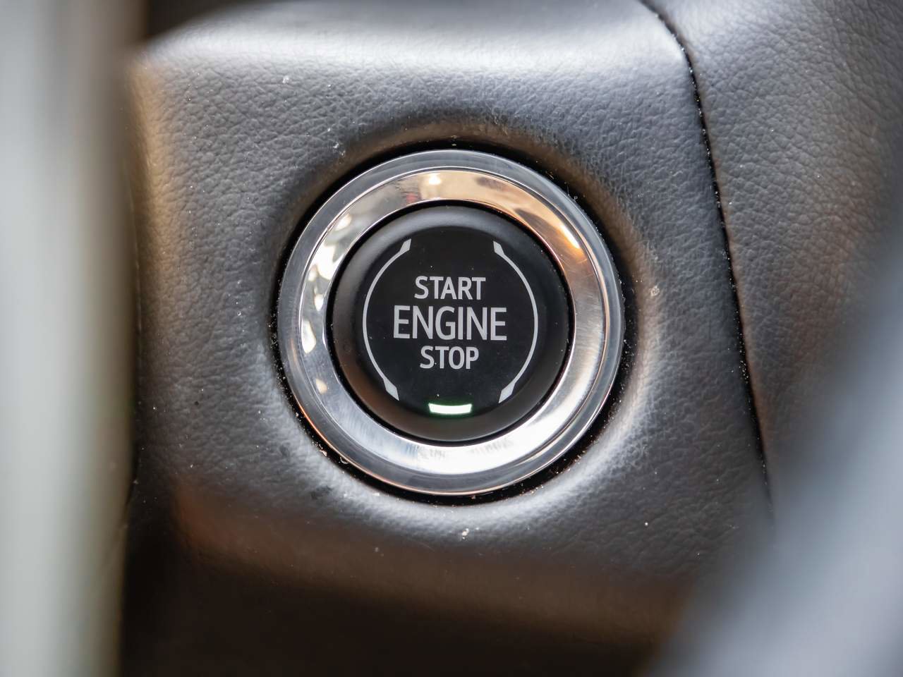 Used 2023 GMC Yukon SLT w/ SLT Luxury Package image 26