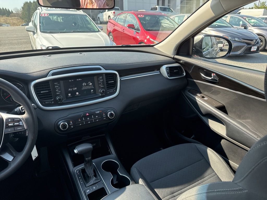 Used 2019 Kia Sorento LX image 13