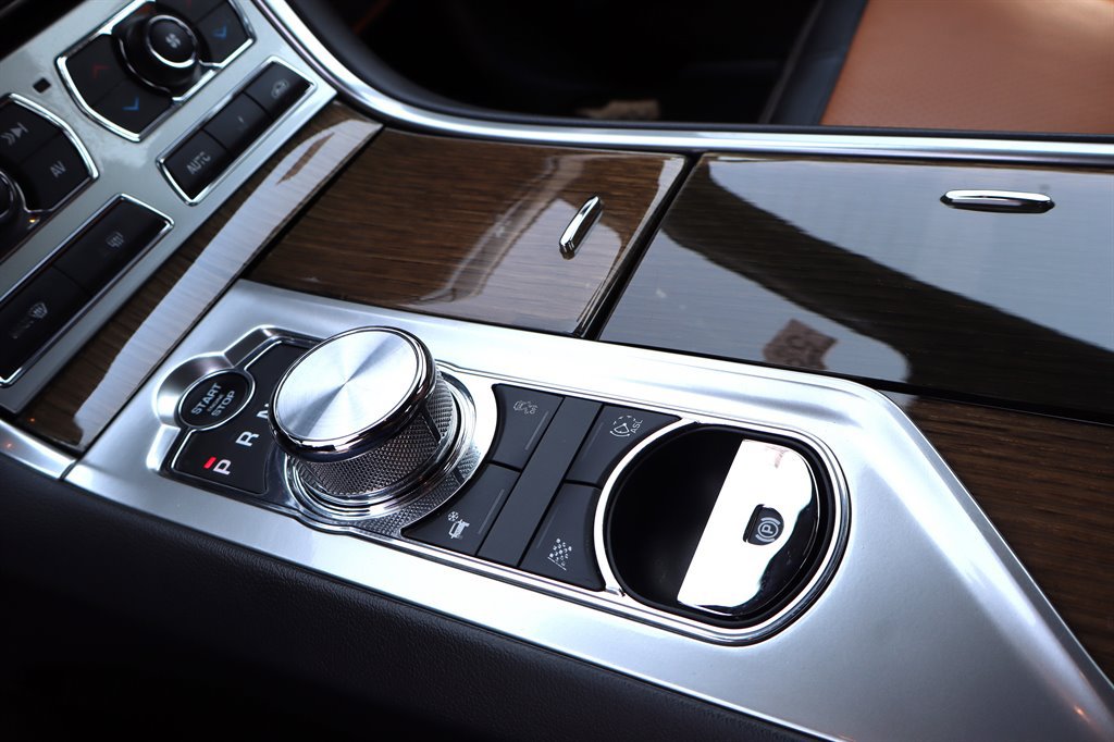 Used 2013 Jaguar XF R RWD image 36