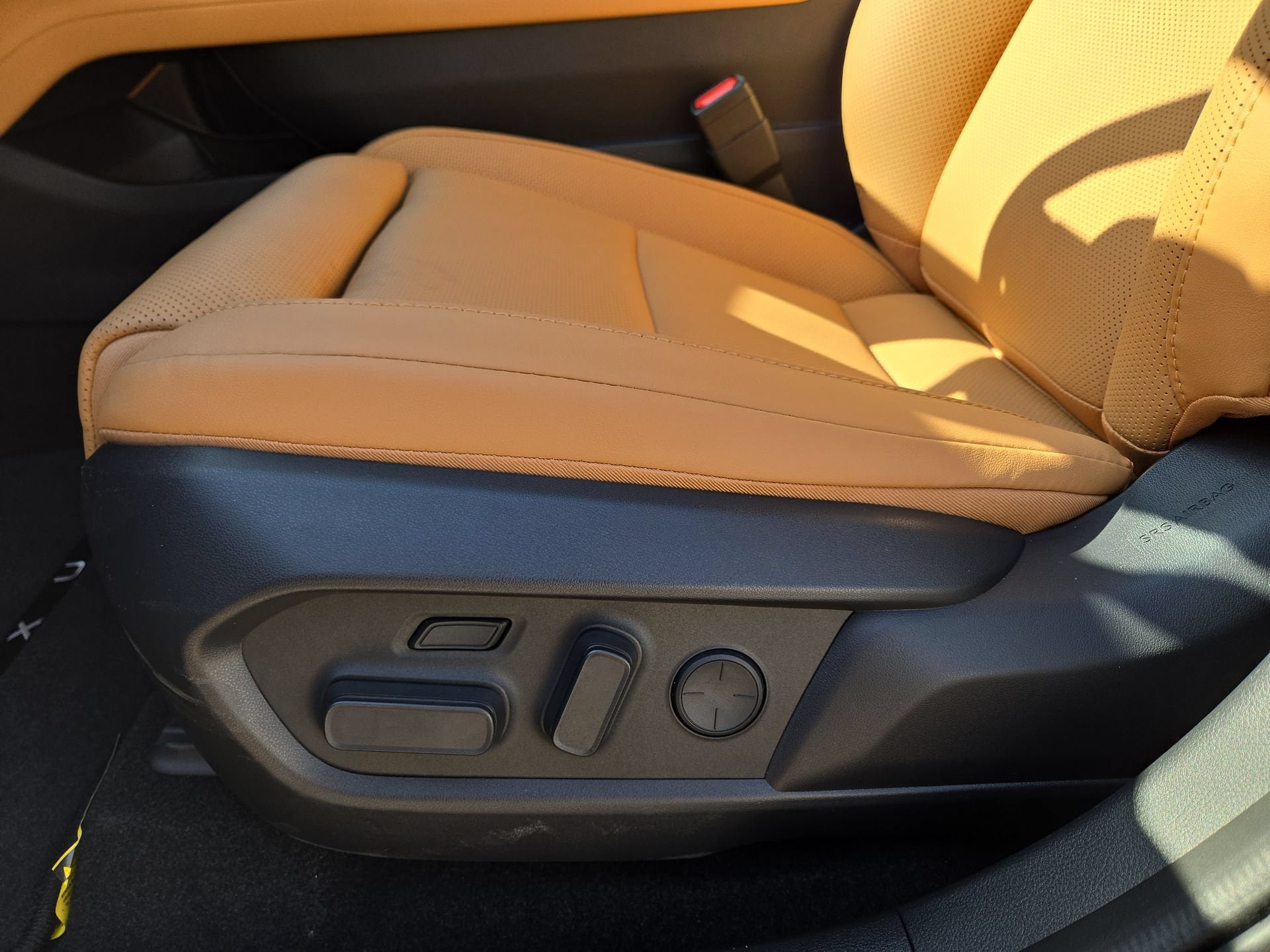 New 2026 Lexus ES 350e w/ Executive Package FWD image 17