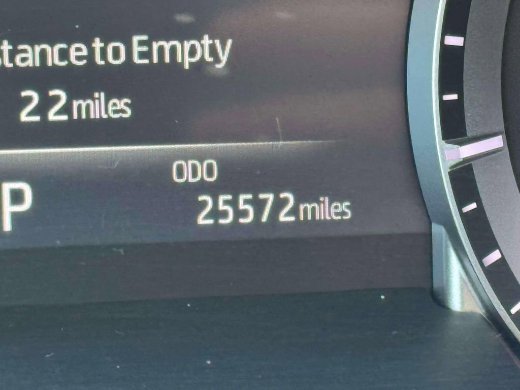 Used 2023 Toyota Highlander XLE image 26