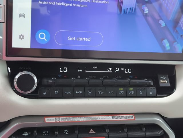 Used 2025 Toyota Sequoia Capstone image 16