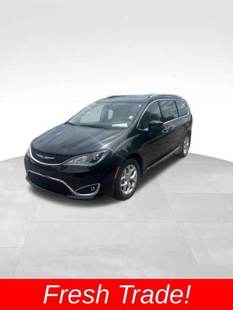 Used 2017 Chrysler Pacifica Touring-L Plus w/ Advanced Safetytec Group FWD image 1
