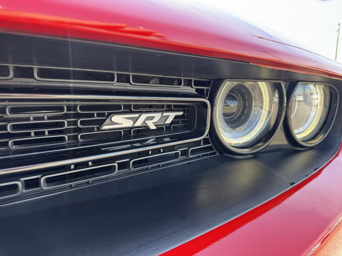 Used 2015 Dodge Challenger SRT image 3