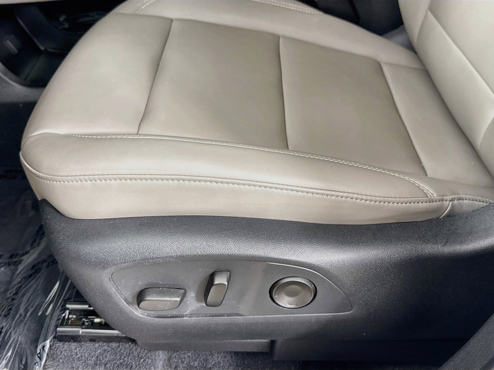 Used 2024 GMC Acadia Elevation w/ LPO, Floor Liner Package FWD image 22