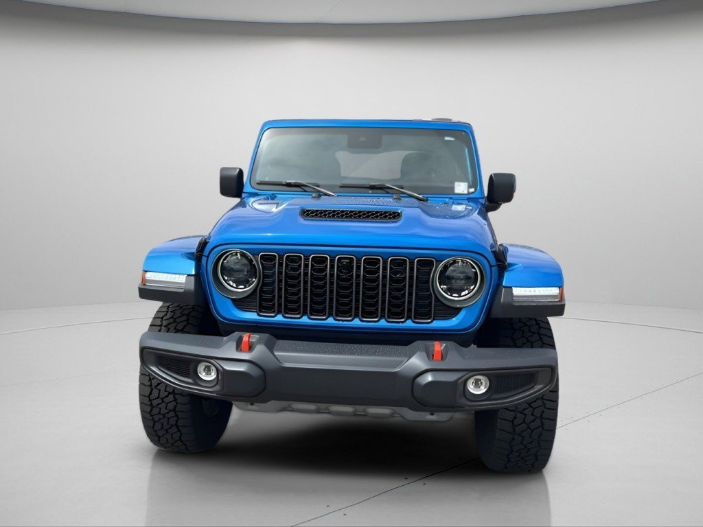 Used 2025 Jeep Gladiator Mojave w/ Convenience Group AWD/4WD image 16