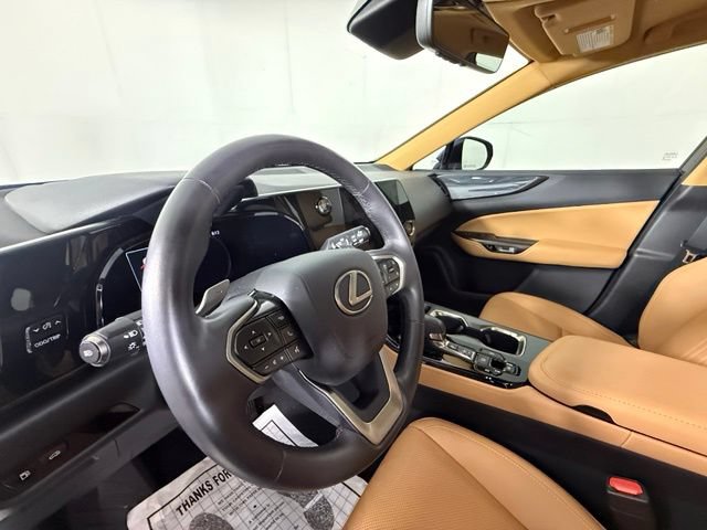 Used 2023 Lexus NX 250 FWD w/ Towing Package (2000 Lbs) image 6
