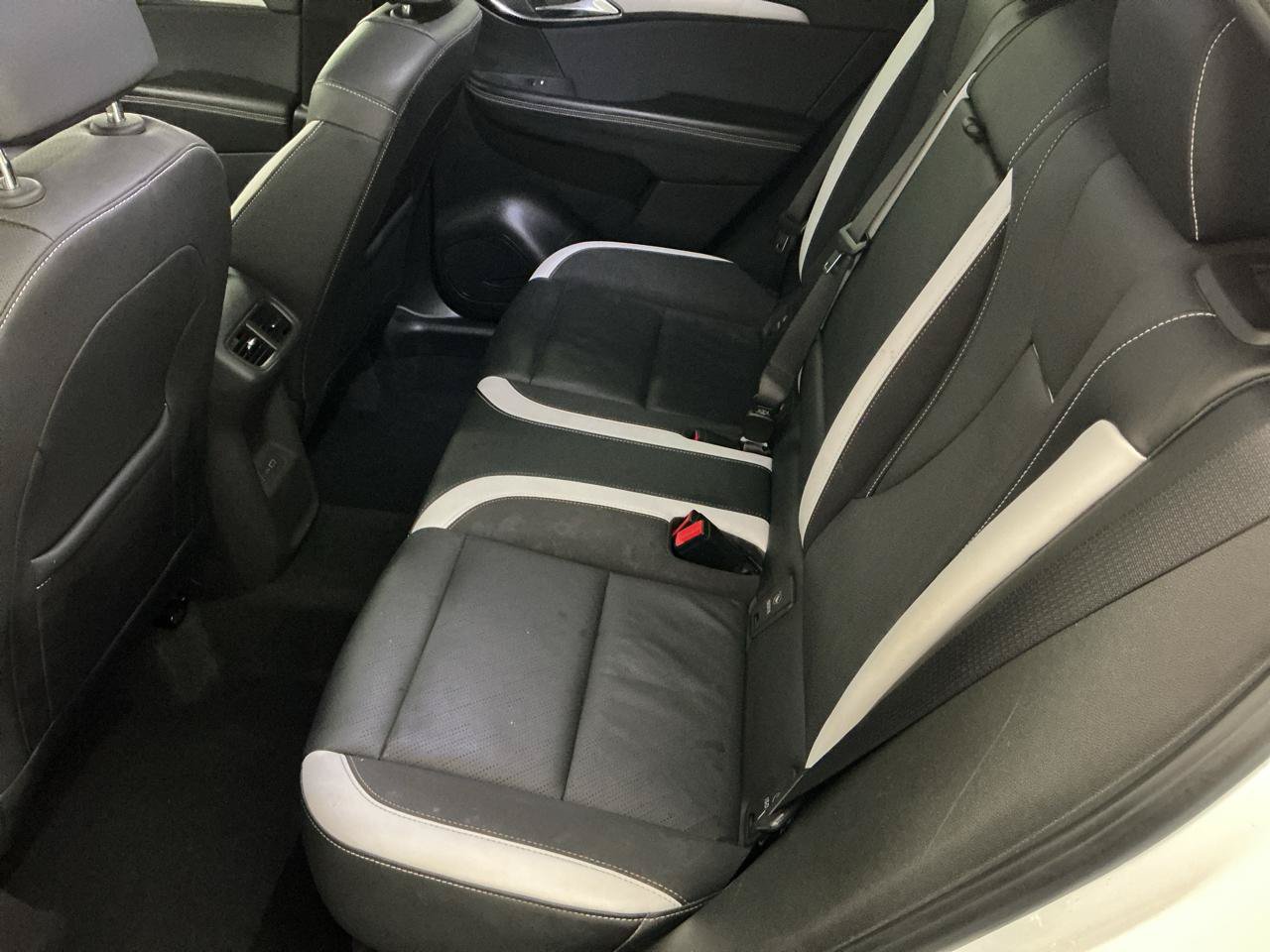 Used 2024 Buick Envision Sport Touring AWD/4WD image 10