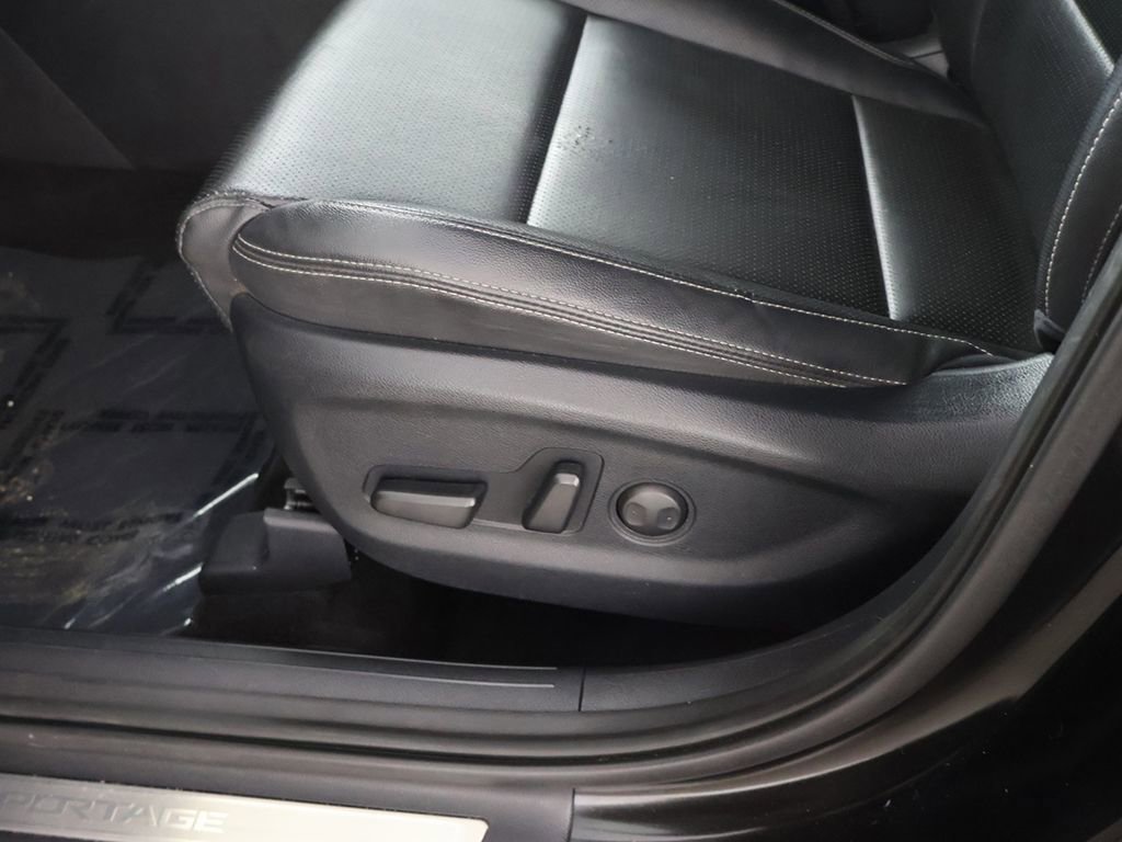 Used 2022 Kia Sportage Nightfall Edition w/ Nighfall AWD Premium Package image 33