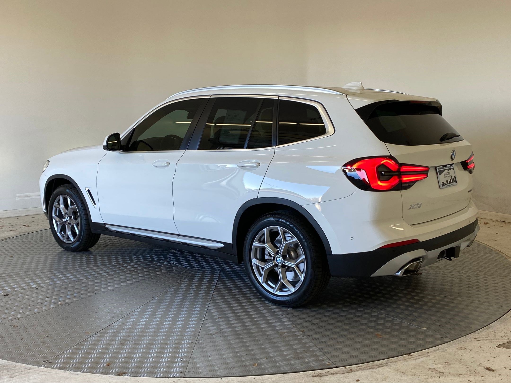 Certified 2024 BMW X3 xDrive30i w/ Convenience Package image 3