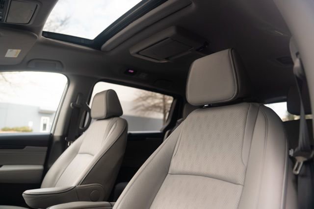 Used 2023 Honda Odyssey Elite image 45