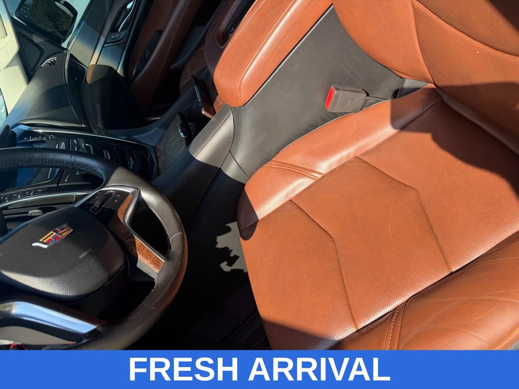 Used 2017 Cadillac Escalade Luxury AWD/4WD image 6