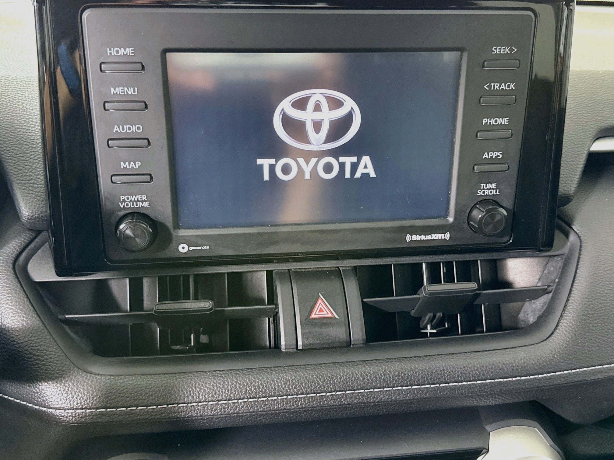 Used 2020 Toyota RAV4 LE FWD image 18