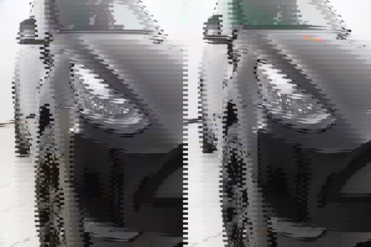 Used 2023 Tesla Model Y Long Range image 16