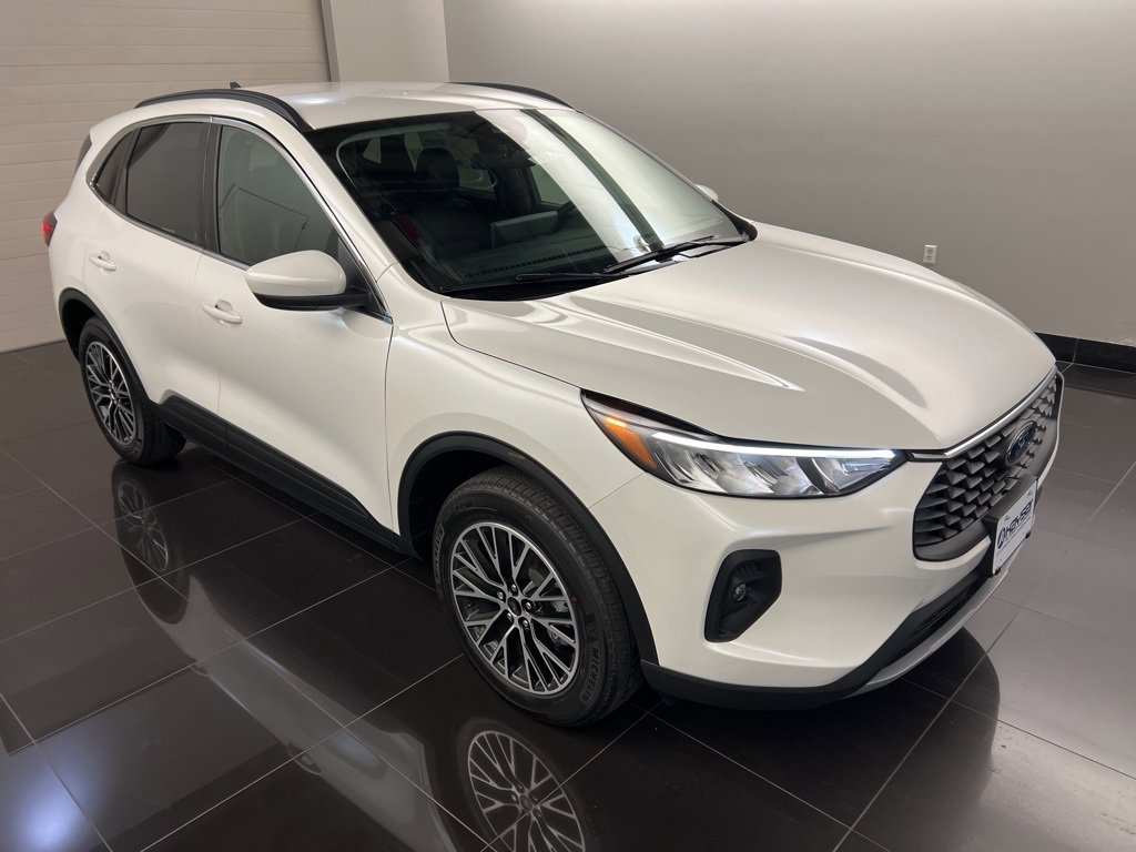 New 2025 Ford Escape SE image 1