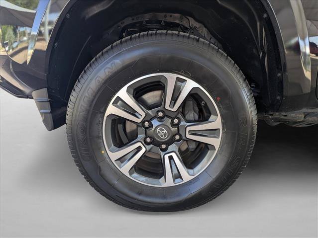 Used 2019 Toyota Tacoma TRD Sport AWD/4WD image 24