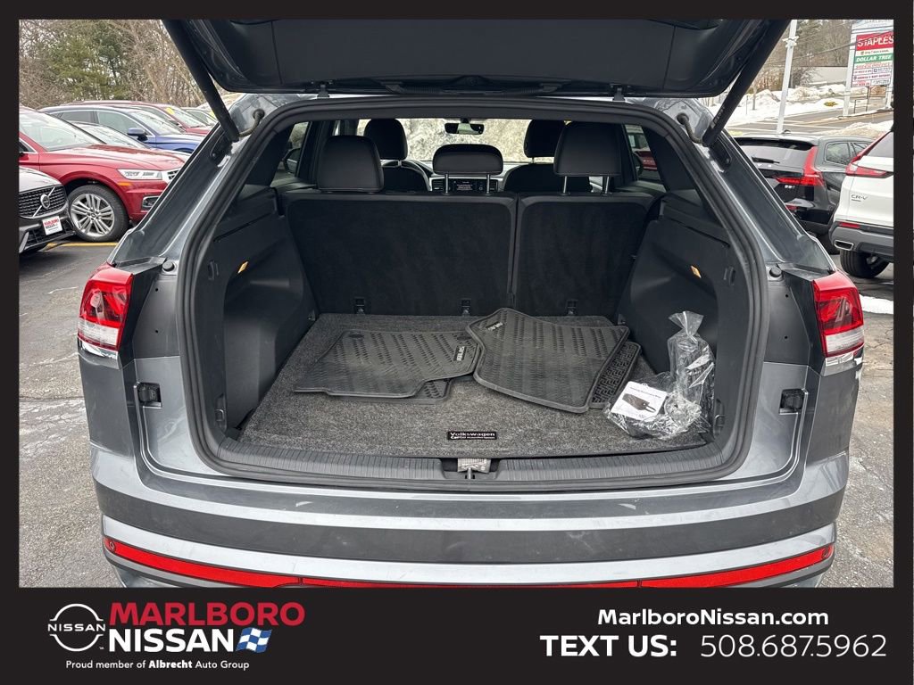 Used 2023 Volkswagen Atlas Cross Sport SE w/ Black Wheel Package image 13