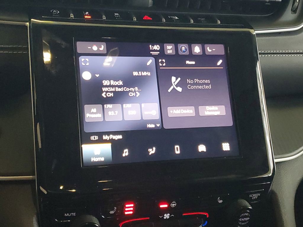 Used 2023 Jeep Grand Cherokee Laredo w/ Luxury Tech Group I image 17