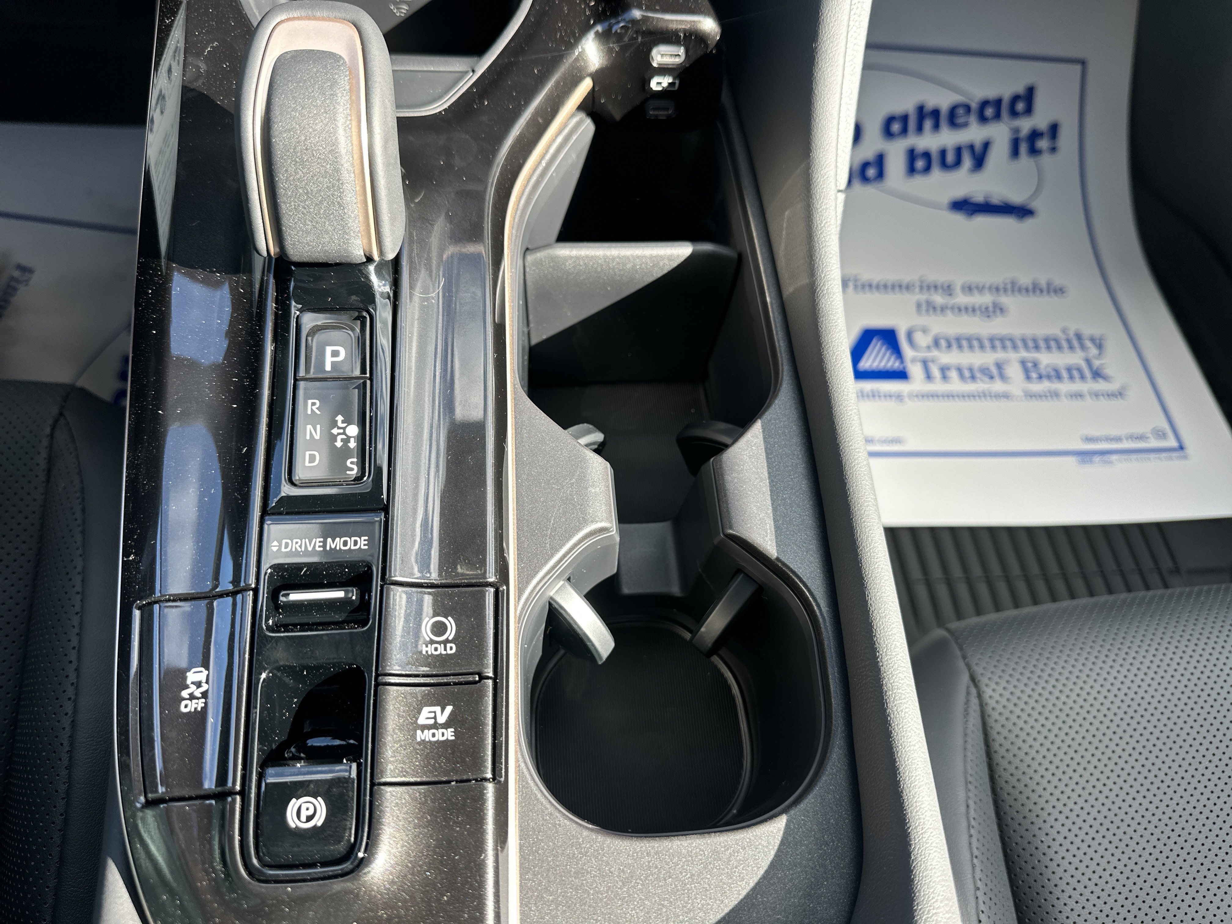 New 2025 Toyota Crown Signia image 17