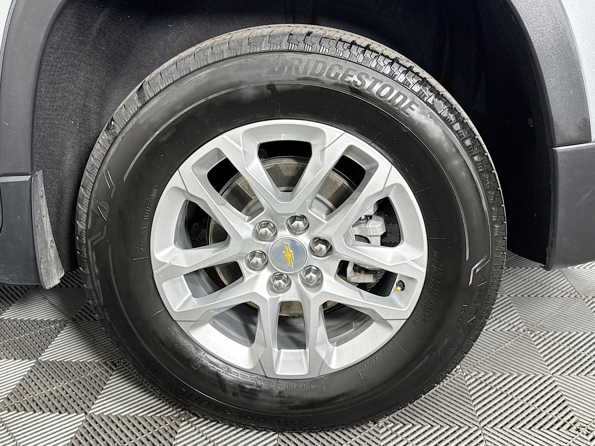 Used 2024 Chevrolet Traverse LS w/ Safety Package image 36