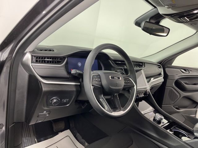 Used 2023 Jeep Grand Cherokee L Laredo w/ Luxury Tech Group I image 20