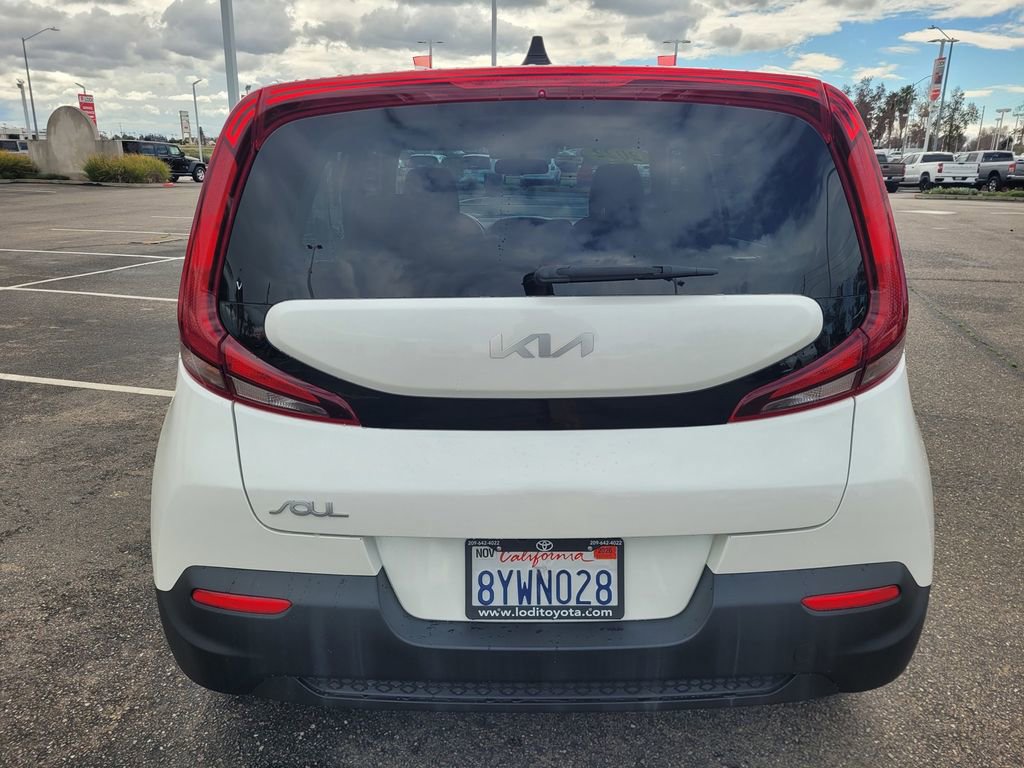 Used 2022 Kia Soul LX image 5