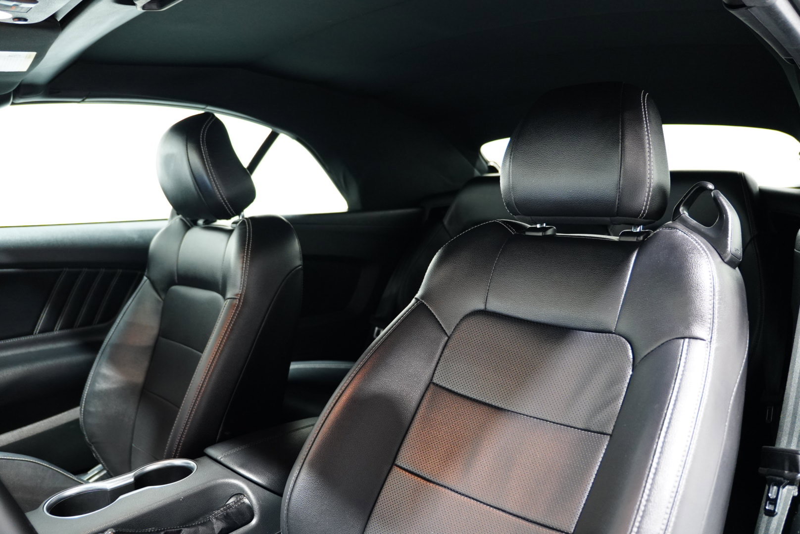 Used 2023 Ford Mustang Premium image 15