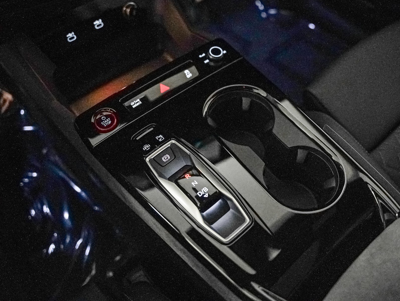 New 2025 Audi SQ6 e-tron Premium Plus image 18