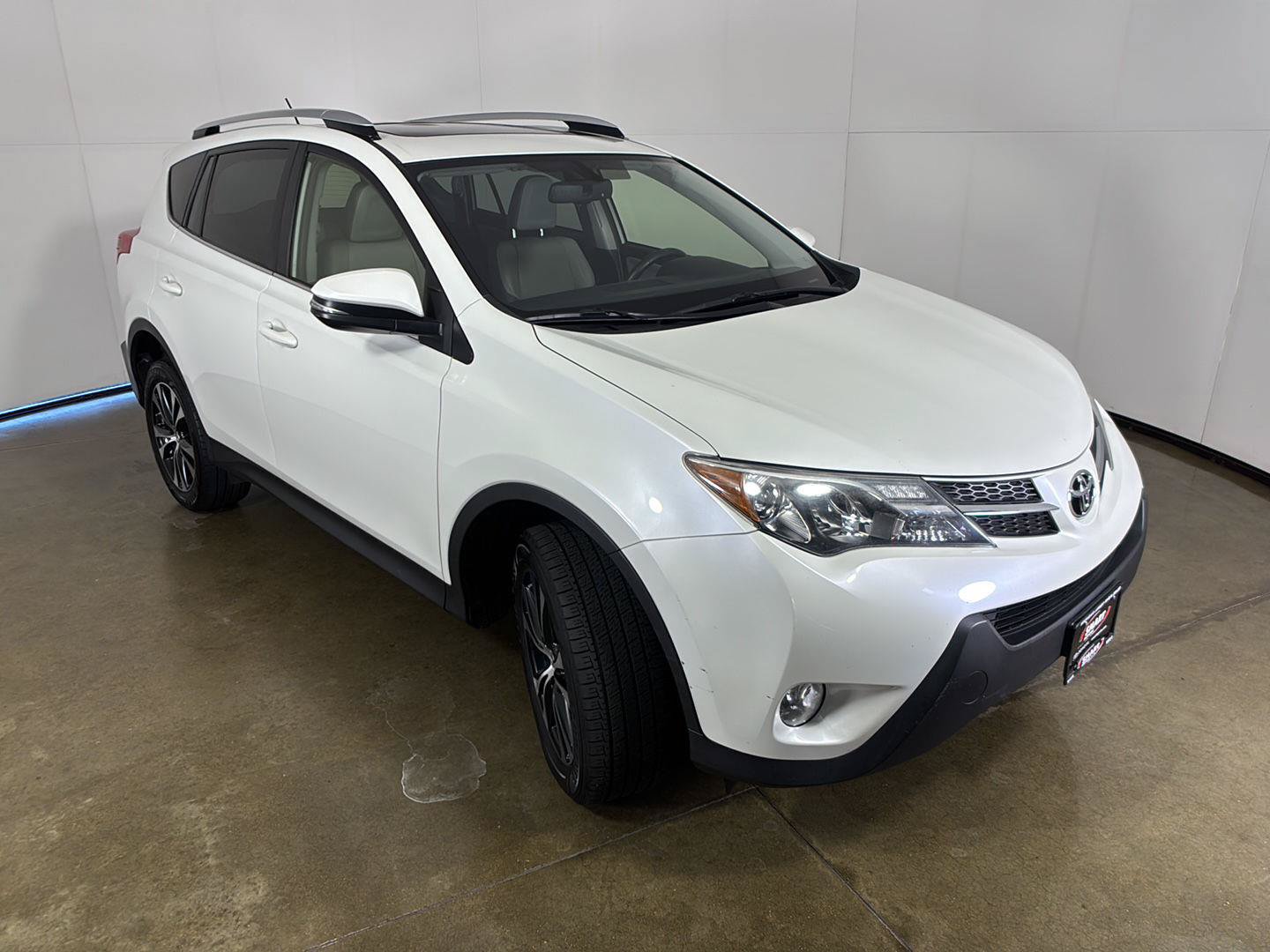 Used 2015 Toyota RAV4 Limited AWD/4WD image 7