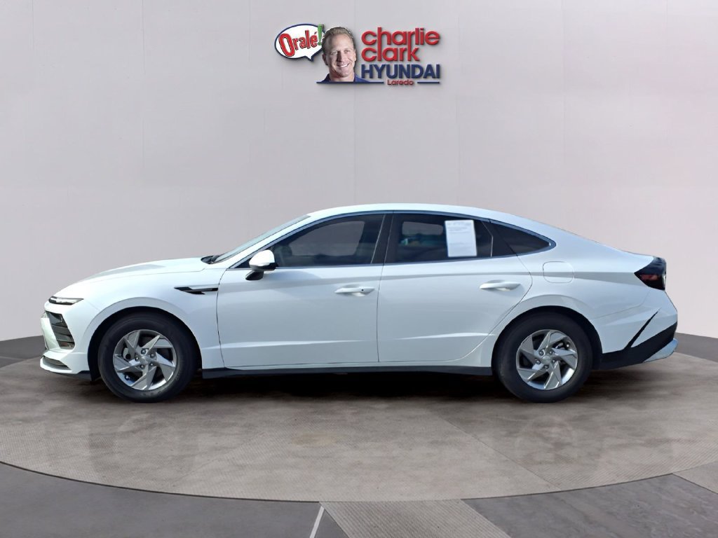Used 2026 Hyundai Sonata SE FWD image 2