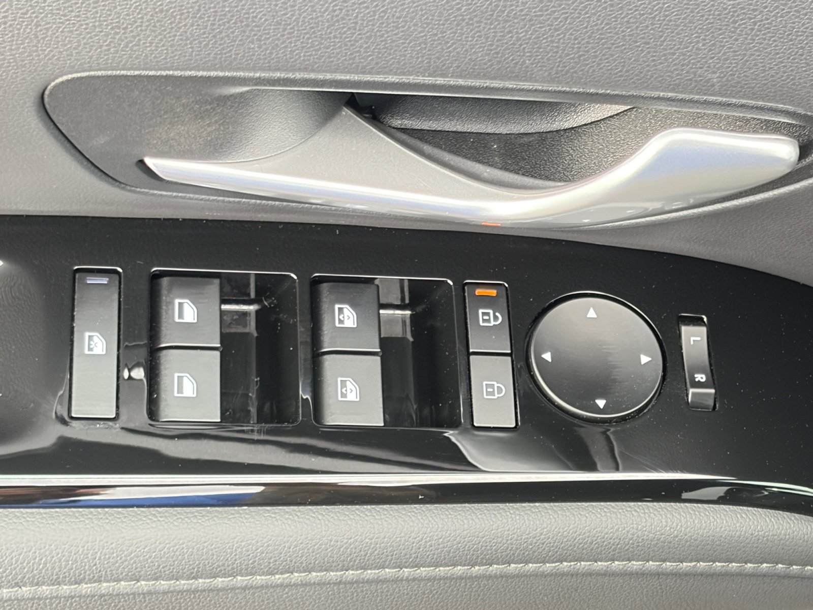 Used 2026 Hyundai Santa Cruz Limited AWD/4WD image 13