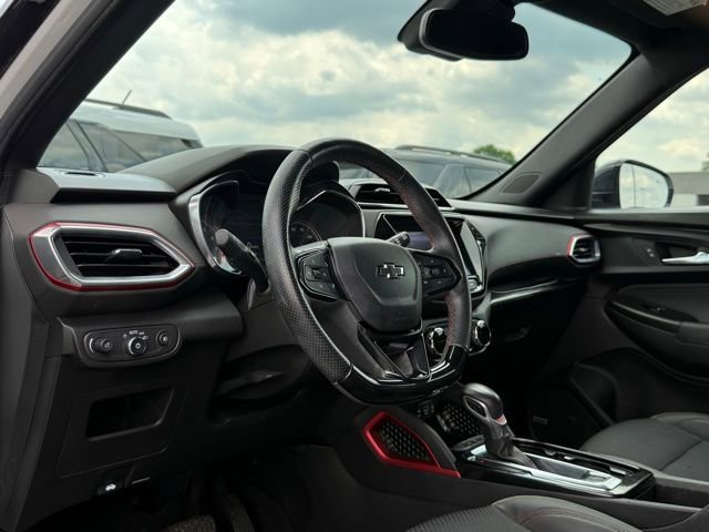 Used 2022 Chevrolet TrailBlazer RS w/ Technology Package FWD image 14