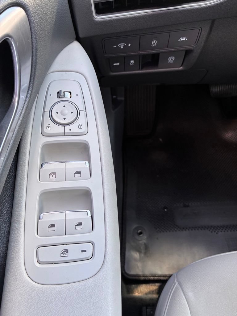Used 2023 Hyundai Sonata SE w/ Cargo Package FWD image 25