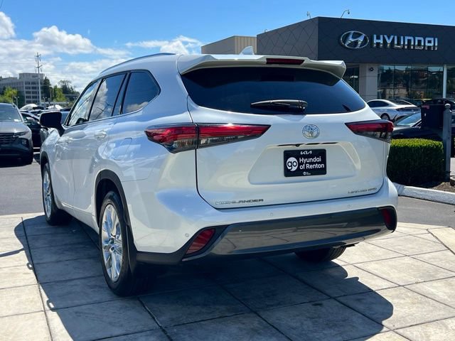 Used 2023 Toyota Highlander Limited AWD/4WD image 9