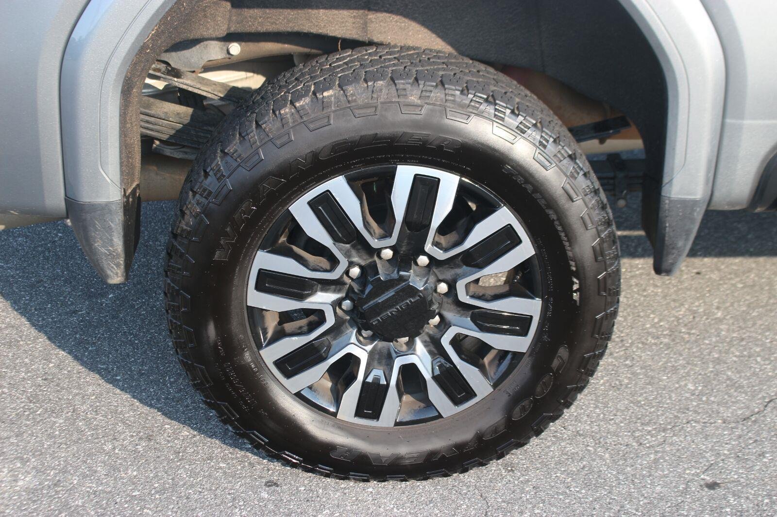 Used 2024 GMC Sierra 3500 Denali Ultimate AWD/4WD image 40